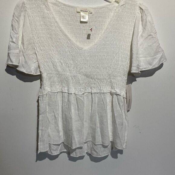Urban Romantics Women's White V-Neck Smocked Short Sleeve Blouse Small NWT - Picture 3 of 10